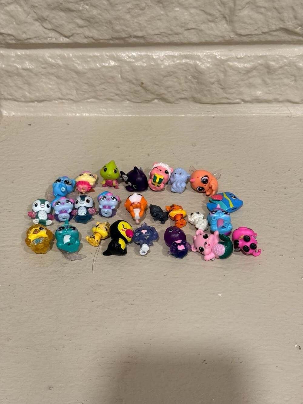 Lot of 25 Hatchimals CollEGGtibles Mini Figures Mixed Series